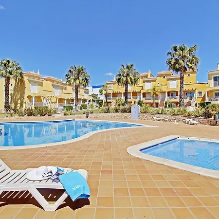 Peti Villa